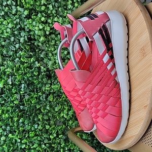 Nike Womens Rosherun Woven 2.0 Slip-on Low Top Fashion Sneakers Red/White Size 8
